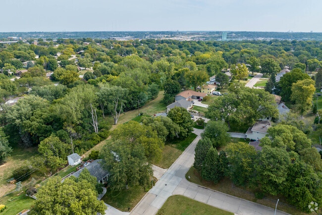 The winding roads of West Fairacres are a welcome break from the common grid layout.