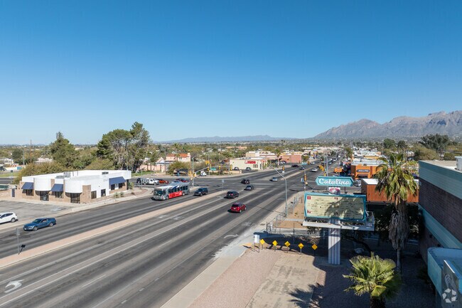 Campbell Avenue is a haven for foodies and is walkable from Samos.