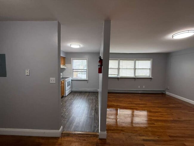 364 Williamson St, Elizabeth, NJ 07202 - photo 2