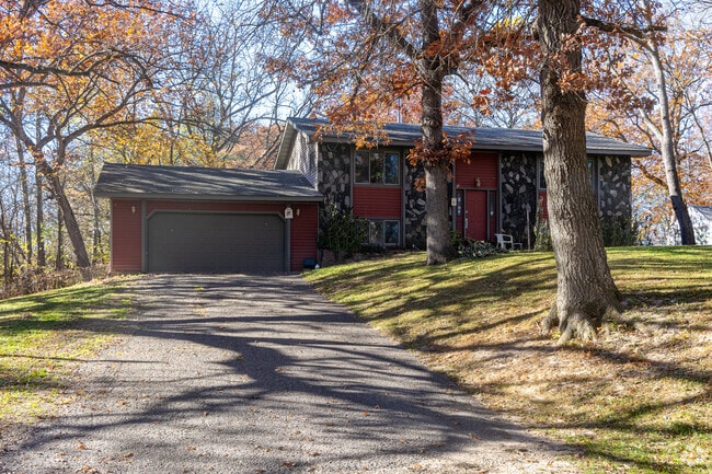 Single-family homes can go for between $120,000 and $865,000.