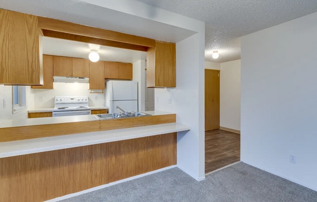 Evergreen Residences, Everett, WA 98201 - photo 2