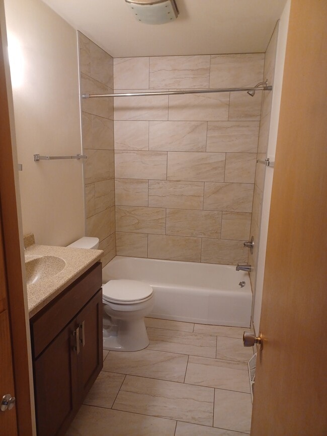 211 W Decorah Rd, West Bend, WI 53095 - photo 4