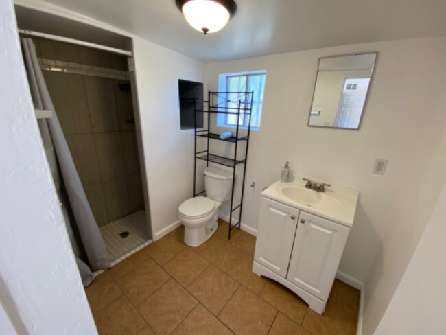 3326 N Fontana Ave unit B, Tucson, AZ 85705 - photo 6