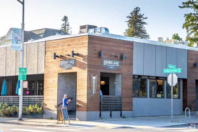 Weekend brunch enthusiasts of Dimond go to Grand Lake Kitchen, a popular Oakland eatery.