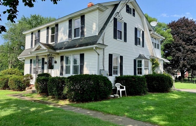 2 East St unit B, Hadley, MA 01035 - photo 2