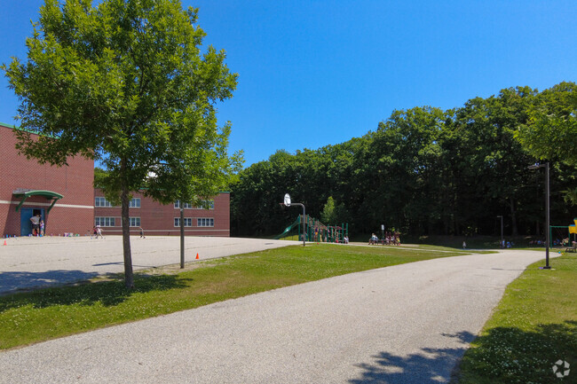 Lisbon Community School has an overall grade of C+ on Niche.