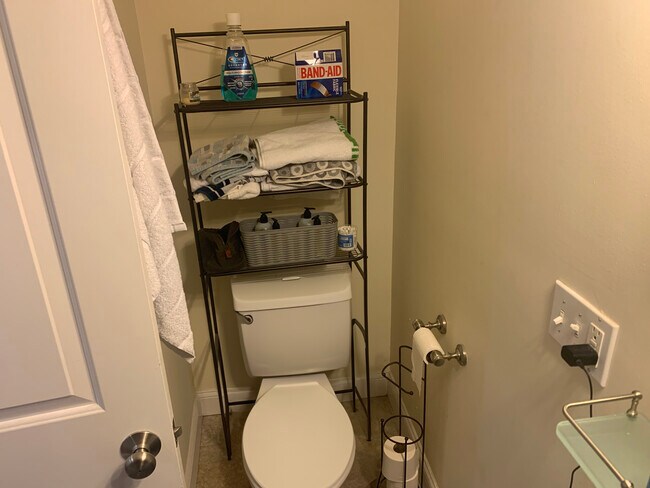 1867 Beacon St unit 1-bed 1 bath Brookli, Brookline, MA 02445 - photo 4