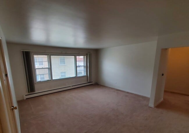 1045 David Dr unit 2W, Bensenville, IL 60106 - photo 5