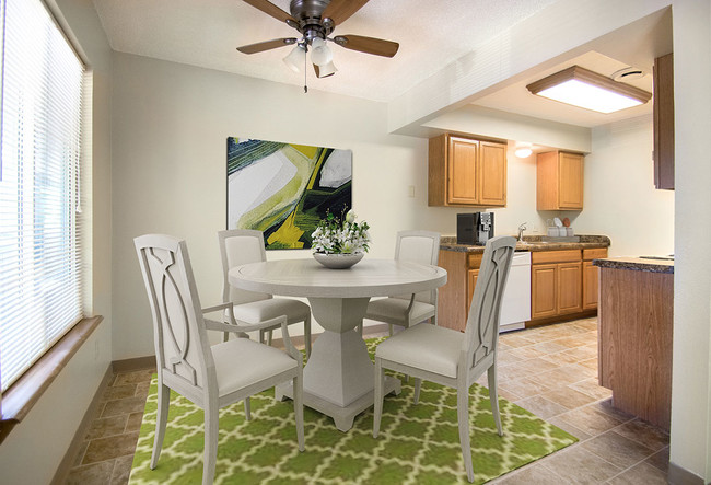 Dining & Kitchen