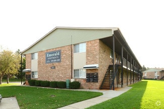360-370 E 13 Mile Rd, Madison Heights, MI 48071