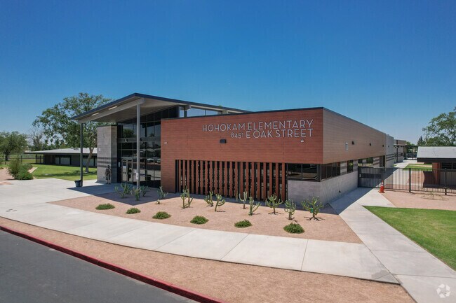 Hohokam Elementary in Scottsdale's main building is facing Oak Street.