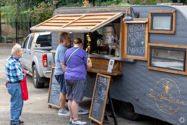 Mistletoe Market has food trucks outside as well as the vendors inside the museum.