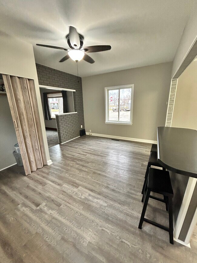 1201 University Ave, Grand Forks, ND 58203 - photo 7