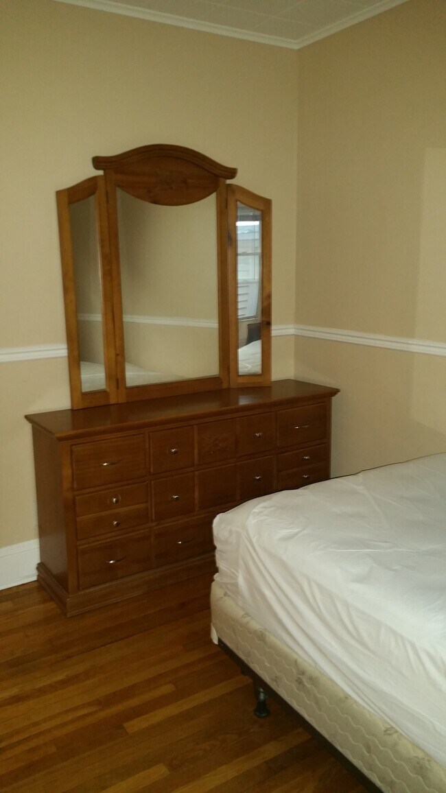 13 N Jay St unit 2, Schenectady, NY 12305 - photo 4