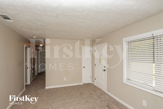 2422 Chestnut Log Ln, Lithia Springs, GA 30122 - photo 4