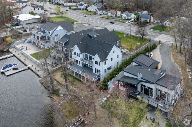 These are some of the new beautiful home on Lake Quinsigamond in Worcester.
