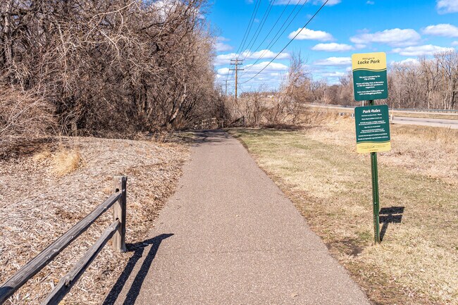 Local neighborhood trails link Rice Creek Terrace East to Rice Creek Park and the Rice Creek West Regional Trail Corridor.