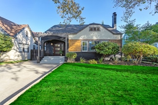 1045 35th St, Sacramento, CA 95816