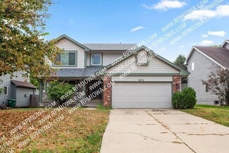 8912 Highland Oaks Dr, Johnston, IA 50131