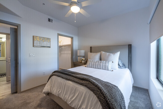 1 BR - 1BA 764SF