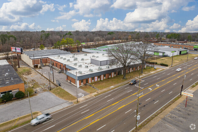 Aurora Collegiate Academy typically receives average ratings.