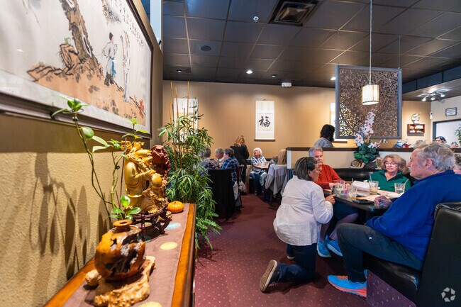 Residents in Stewart enjoy meals and conversation at neighborhood eateries.