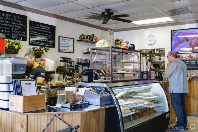 Local eateries, like Janet’s Café serving classic diner fare, are not far from East Elliot.