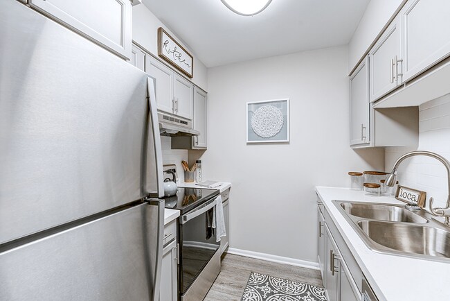 The Woods of Fairfax, Lorton, VA 22079 - photo 2