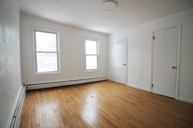 51 High St unit 3, Catskill, NY 12414 - photo 4