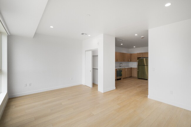 11814 Aviation Blvd unit 513, Inglewood, CA 90304 - photo 5