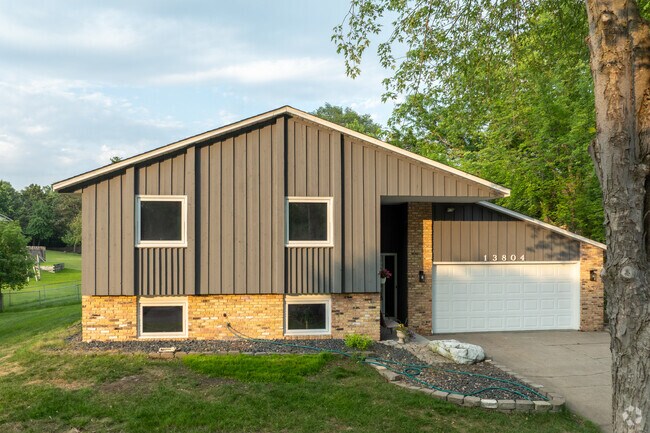 Homes in Scott Highlands benefit from private garages and great views.