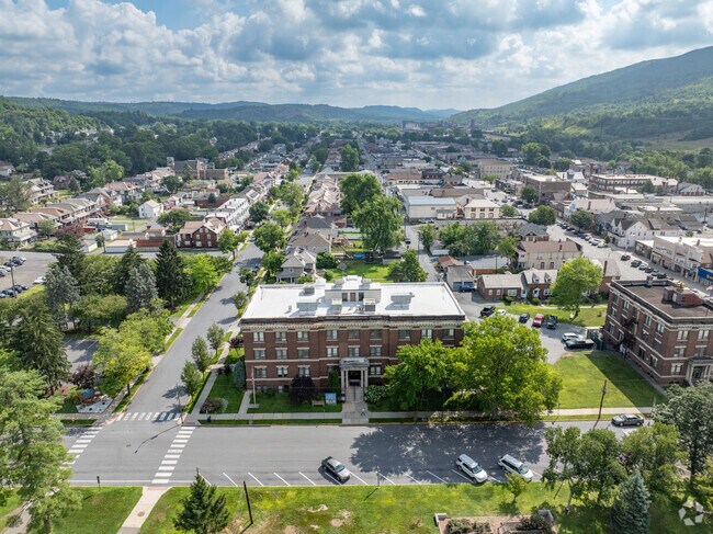 Parkside Education Center is part of the Palmerton Area School District.