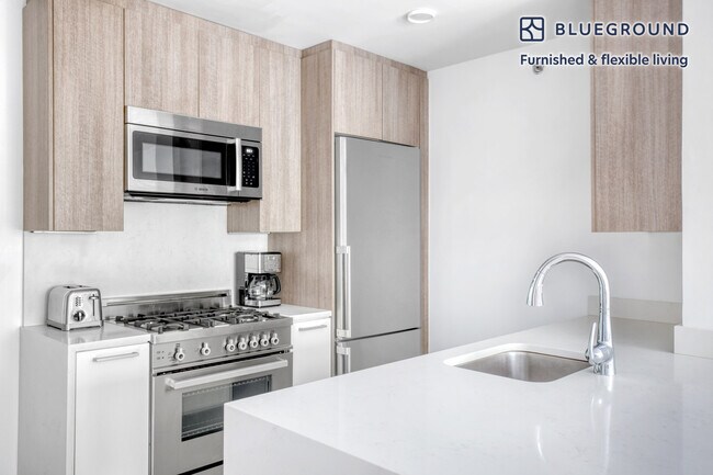 311 W 50th St unit FL2-ID810, New York, NY 10019 - photo 5