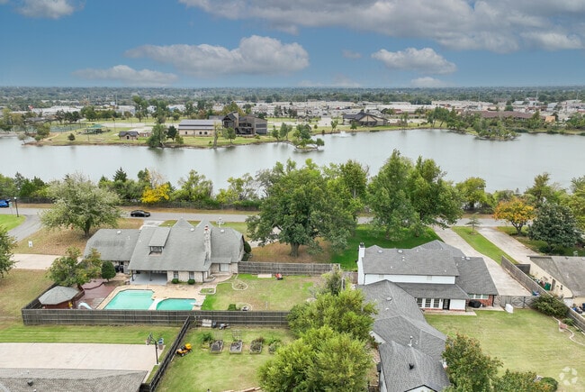 Arbor Grove also has waterfront homes on Sportsman Club Lake.