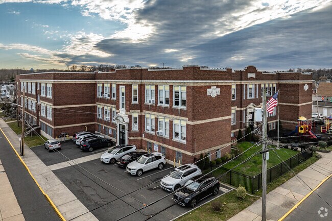 Moshe Aaron Yeshiva High School is a private school serving grades 9-12.