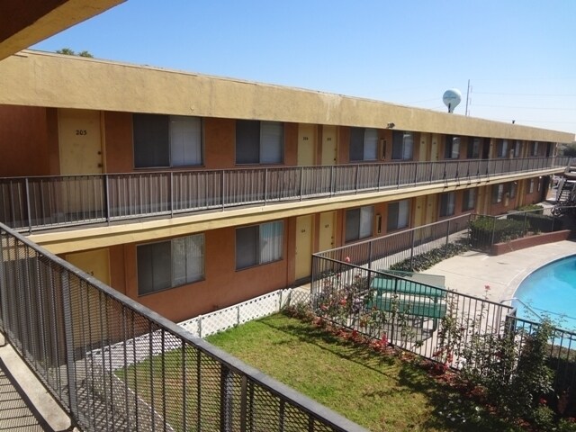 Marquis Apartments, Hawthorne, CA 90250 - photo 5
