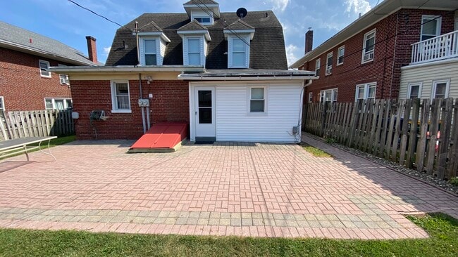 2223 Noble St unit 2223 Noble 1st Floor, Reading, PA 19609 - photo 6