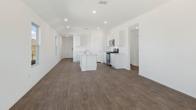 13309 Mancos Shale Rd, Mustang Ridge, TX 78610 - photo 7