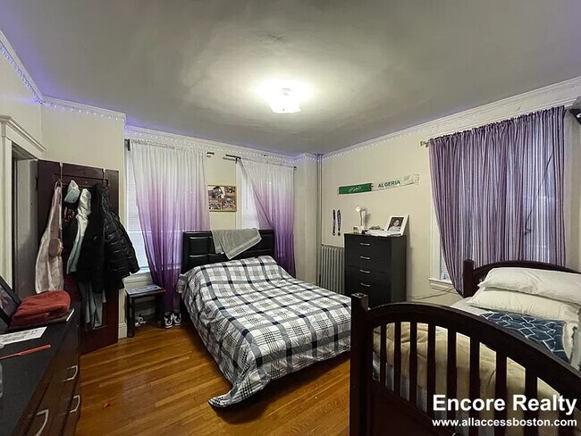 86 Maple St unit 1, Malden, MA 02148 - photo 5