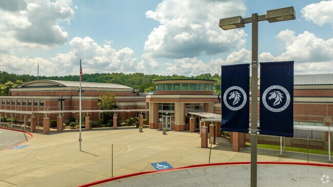 Sandy Springs Middle School serves students for 6-8th grade.