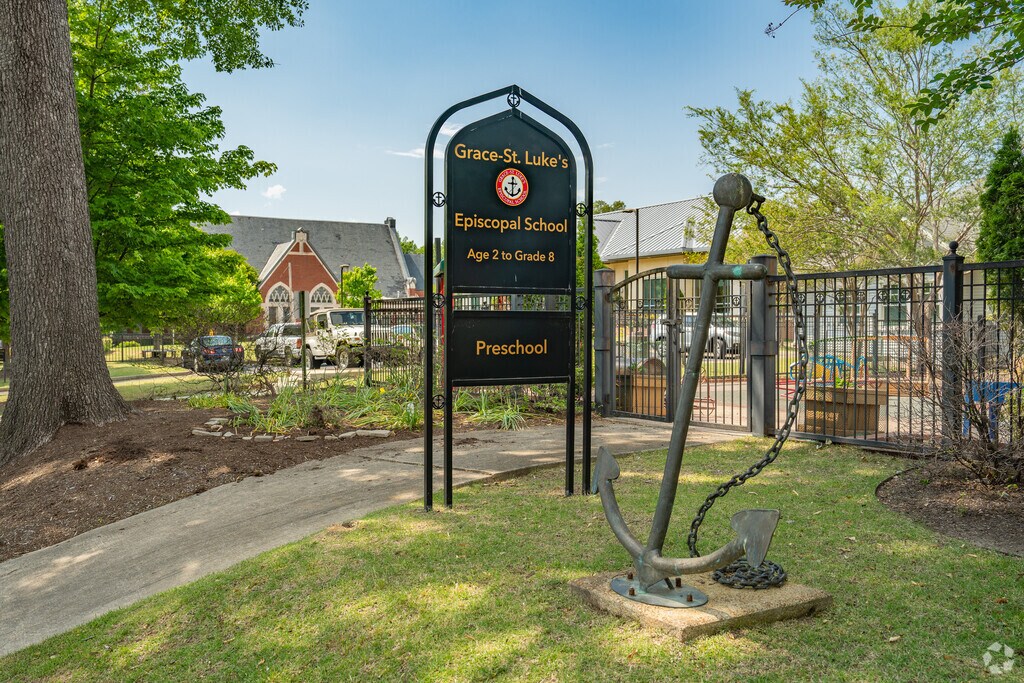Grace- St Lukes Episcopal School is a private Christian academy in Midtown Memphis that serves students from 2 years old through grade 8.
