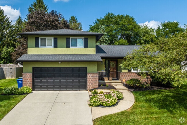 Walnut Hills homes average about 2,100 square feet and are often two stories.