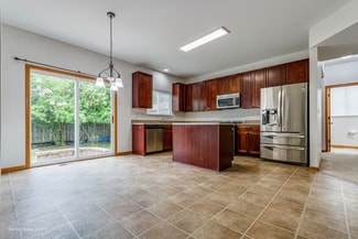 243 Lillian Place, Bartlett, IL 60103