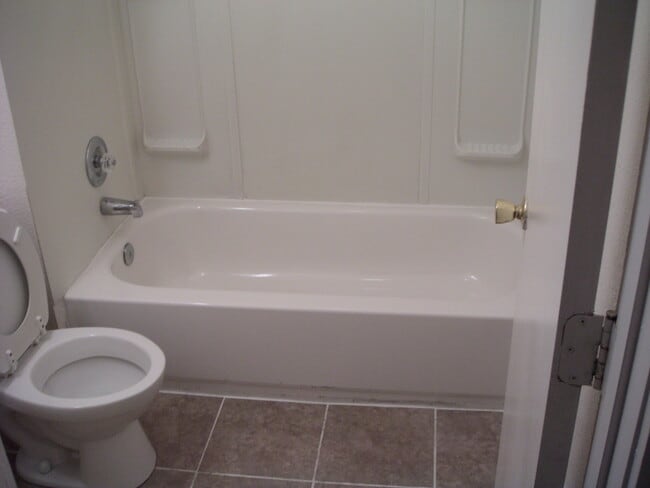 1418 E St unit A, Sacramento, CA 95814 - photo 7