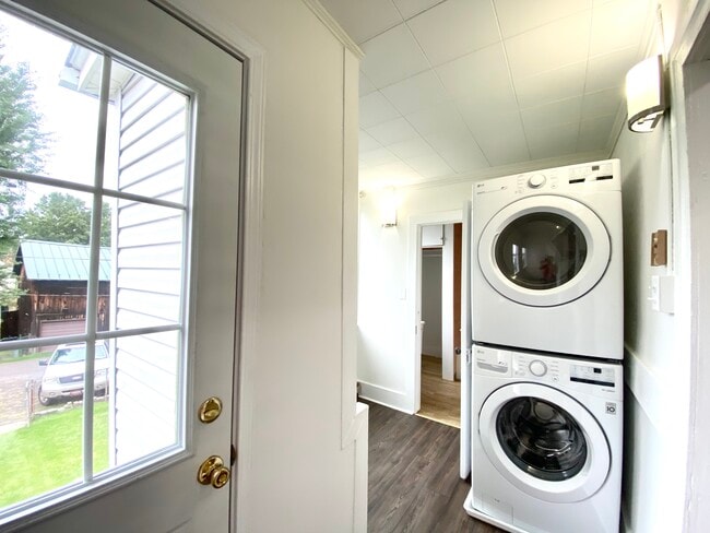 987 Cherry St, Danville, PA 17821 - photo 3