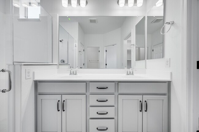 18153 W Hiddenview Dr, Goodyear, AZ 85338 - photo 4