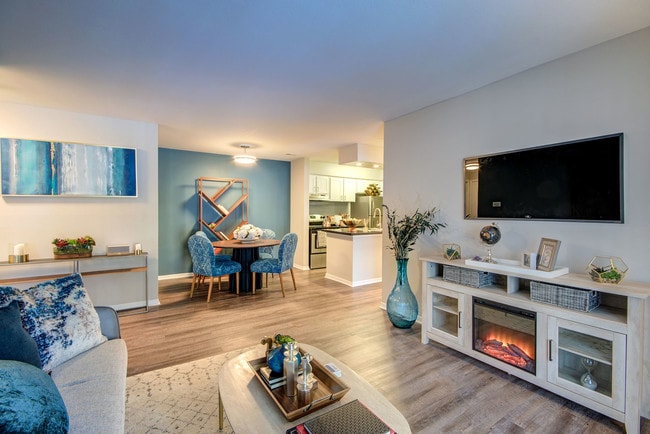 Saddle Ridge Apartments, Ashburn, VA 20147 - photo 2