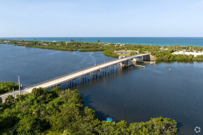 Crossing the short bridge from Manasota offers quick access to Manasota Key Beach.