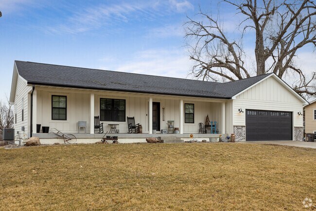 Douglas Acres is home to plenty of iconic, sprawling Ranch-style housing