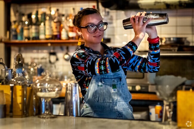 Weekends are easily filled with midtown shopping and dining